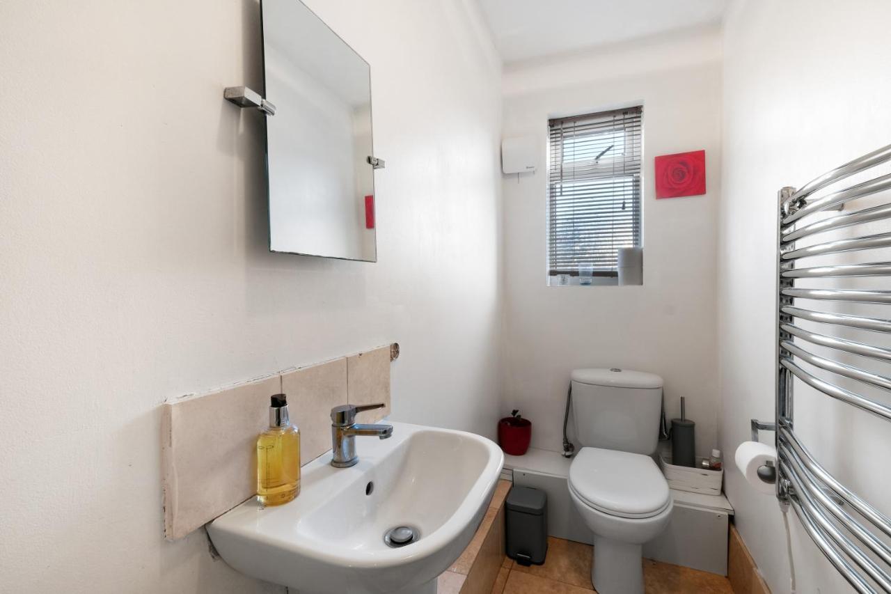Staiforce 2 Bedroom House With Parking Maidenhead Exteriér fotografie